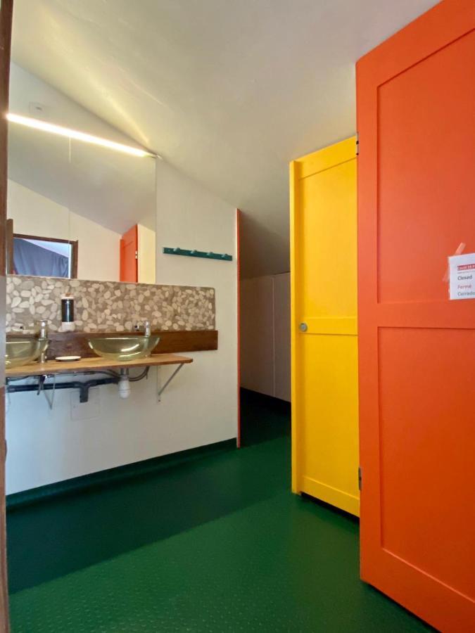 Gite De La Porte Saint Jacques: A Hostel For Pilgrims Esterno foto