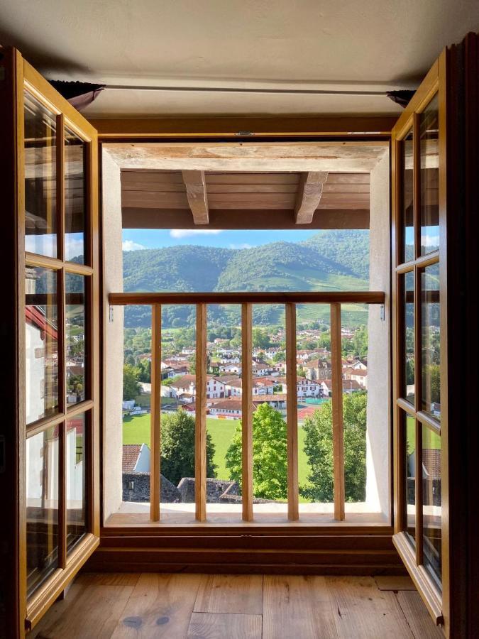 Gite De La Porte Saint Jacques: A Hostel For Pilgrims Esterno foto